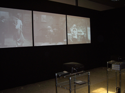 Sala multimediale mostra Chaplin Bologna